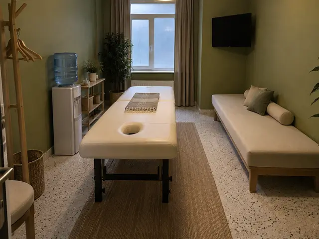 Pencereli, bitkili sakin masaj odası — Dolapdere, Masaj Salonun